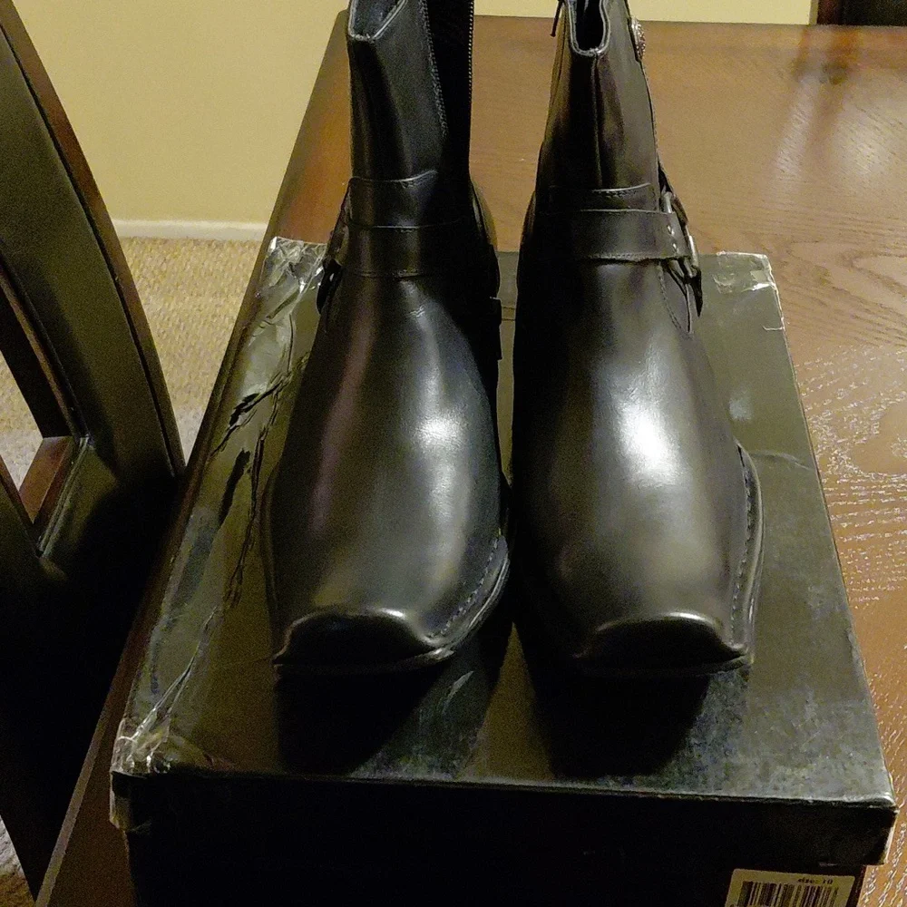 Via Spiga Men's Black Leather Boots.